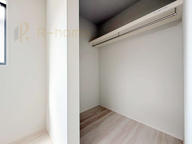 水戸市元吉田町14期　新築戸建て　2号棟の収納|人気のウォークインクローゼット！アウター類はもちろん、季節ものや寝具も収納できます！