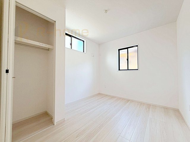 水戸市元吉田町14期　新築戸建て　2号棟の洋室|全居室に収納を完備♪スッキリとした快適な居住空間を確保！