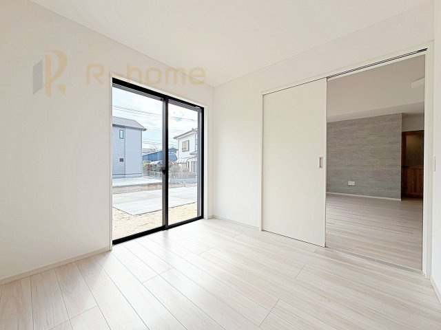 水戸市元吉田町14期　新築戸建て　2号棟の洋室|リビング隣接の洋室はゲストルーム、キッズスペースとしても利用可能♪