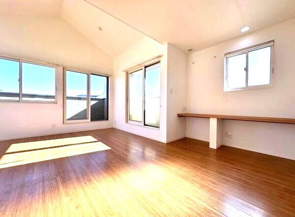 長久手市東浦戸建の居間・リビング