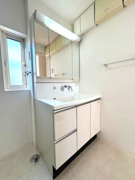 長久手市東浦戸建の洗面所