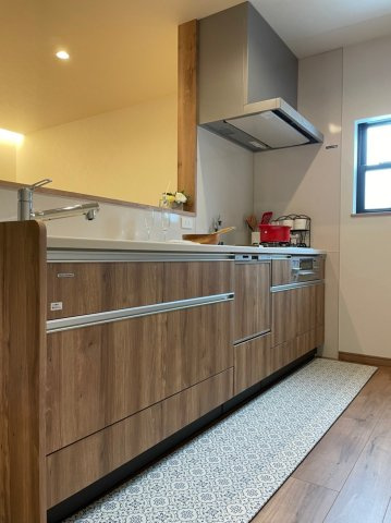 門真市本町のキッチン|カラーによってイメージはガラッと変わります