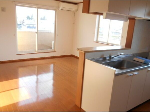 グリーンヒル二本木 B棟の居間・リビング