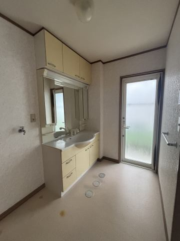 滝沢市湯舟沢222-263の脱衣所