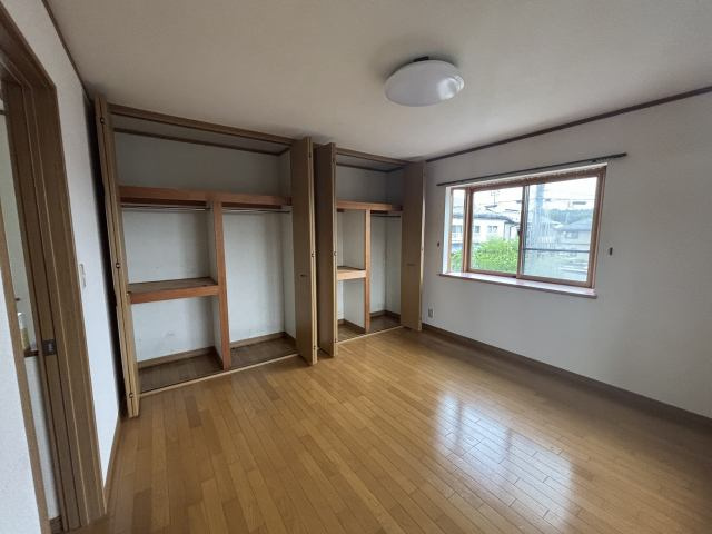 滝沢市湯舟沢222-263の洋室