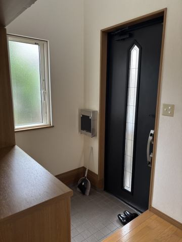 滝沢市湯舟沢222-263の玄関