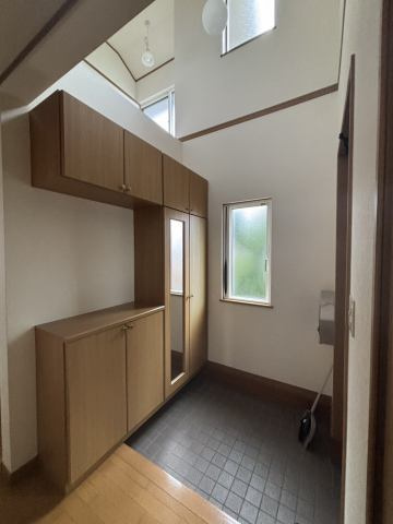 滝沢市湯舟沢222-263の玄関