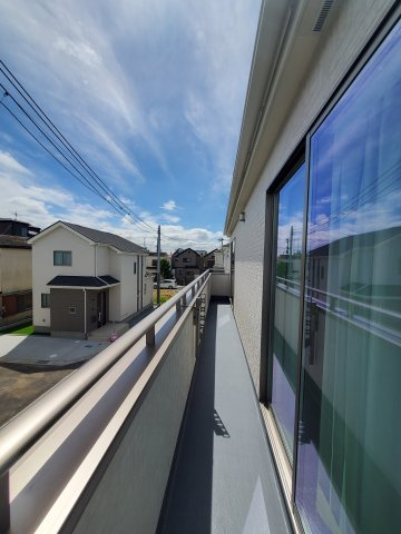 三郷市　戸ケ崎5丁目　新築戸建　全9棟のバルコニー|広々としたバルコニーです