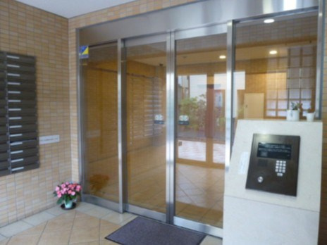 アビオン中野坂上A棟の外観