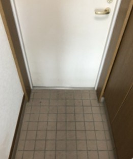 アビオン中野坂上A棟の玄関