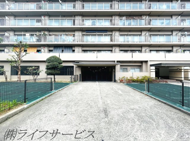 【駐車場】 | ファミール北大阪パークサイド | 駐車場入口