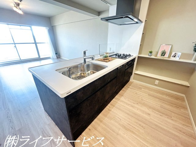 【キッチン】 | ファミール北大阪パークサイド | システムキッチン／食洗機、浄水器付のオープンタイプのカウンターキッチン！