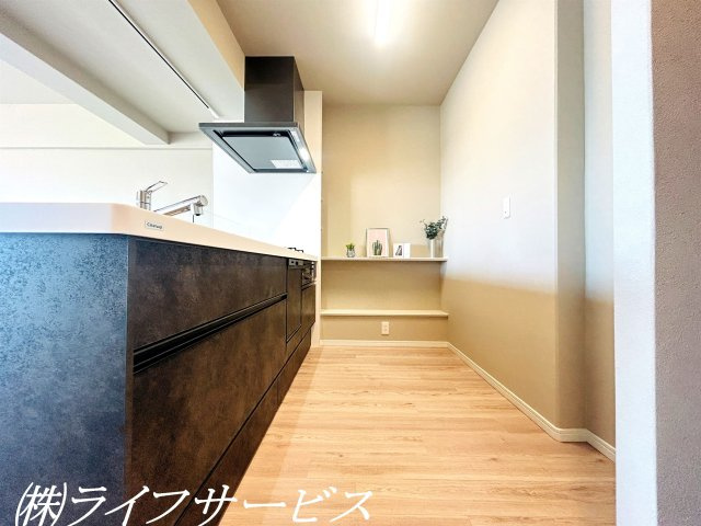 【キッチン】 | ファミール北大阪パークサイド | システムキッチン／食洗機、浄水器付のオープンタイプのカウンターキッチン！