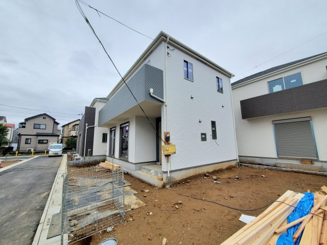 三郷市　鷹野4丁目　新築戸建　全9棟の前面道路含む現地写真|前面道路含む現地写真です