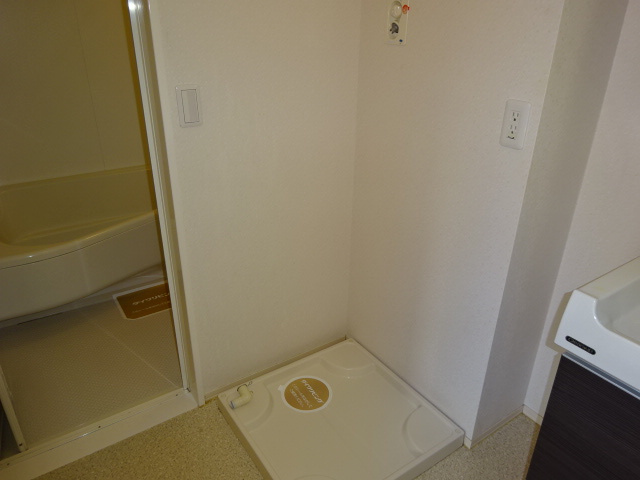 コンシアンスＣのその他|洗濯機置き場