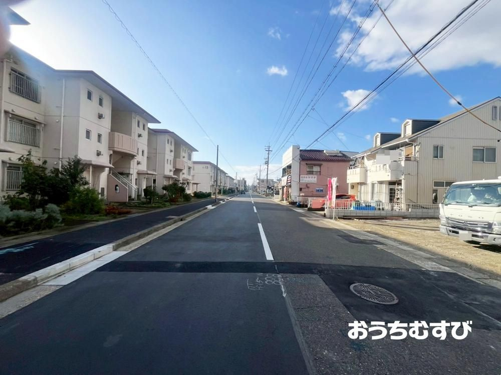北区楠第11(全3棟)の前面道路含む現地写真