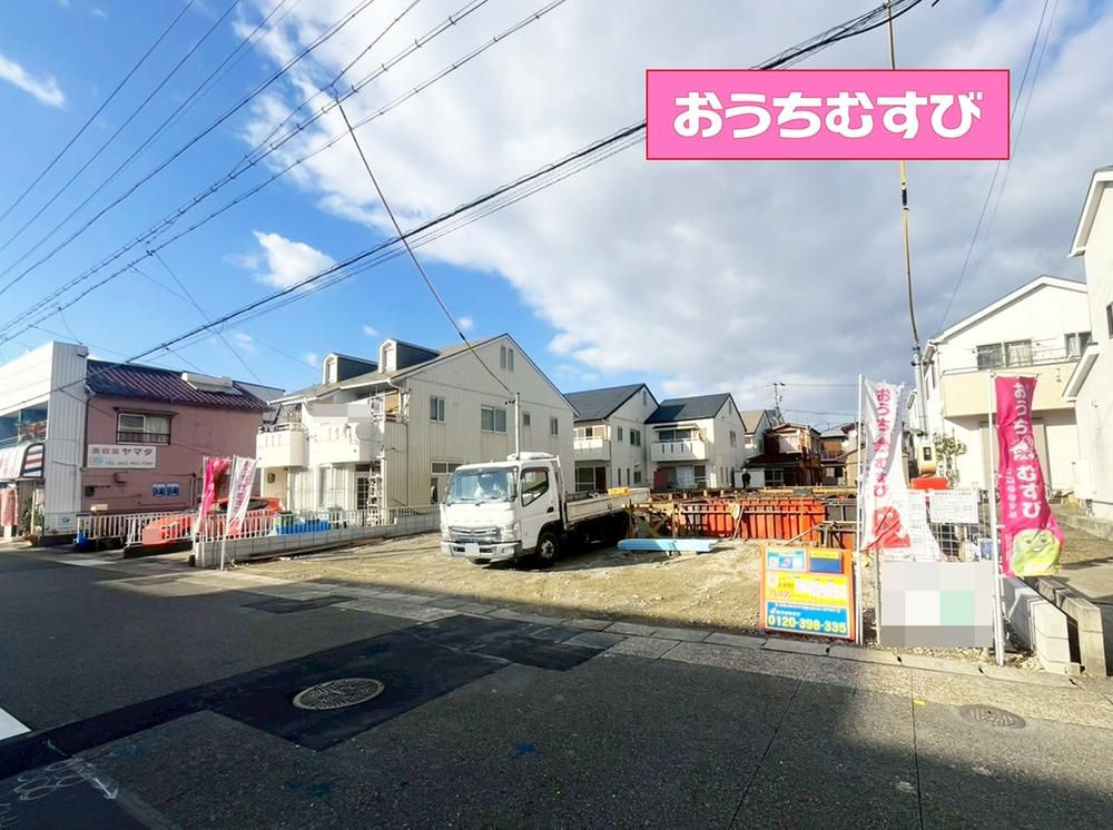 北区楠第11(全3棟)の前面道路含む現地写真