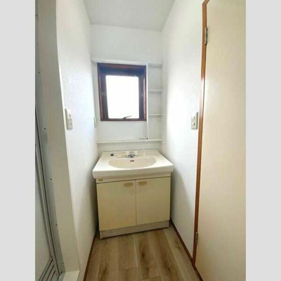 【洗面所】 | サンハイム東向島 | スペースが確保できる洗面所です