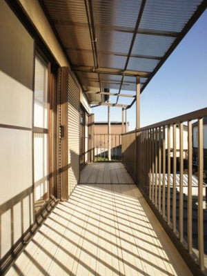 【バルコニー】 | 楡木町戸建貸家 | 日当たり良好！お洗濯物がたくさん干せます♪