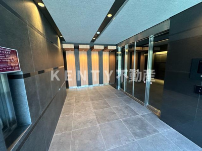 【エントランス】 | ＬＵＭＥＥＤ蒲田南 | 落ち着いたエントランスです