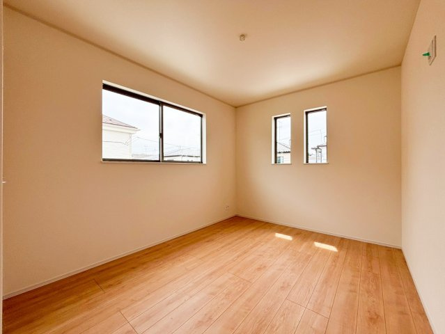 三郷市　戸ケ崎5丁目　新築戸建　全9棟の洋室|施工例です