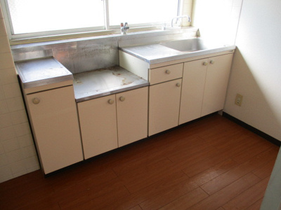 【キッチン】 | グランデ・イチリュー | たくさんまな板スペースのあるキッチンです