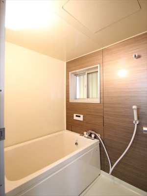 【浴室】 | クリスタルハイツ | ※同建物ほかのお部屋の写真です。