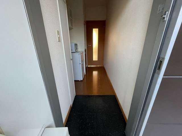レオパレス姫山の玄関