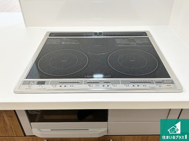 堺市東区北野田　第2期　新築一戸建ての設備|火を使わないので、安心なＩＨコンロ！でこぼこが無い構造なので、掃除もしやすく清潔に保てます！