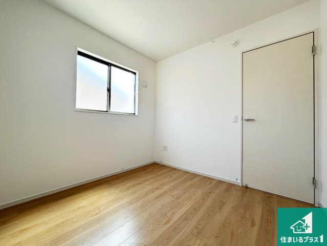 堺市東区北野田　第2期　新築一戸建ての洋室|シンプルな洋室は、自分好みのインテリアが楽しめます♪ご家族とインテリアや家具を選びに行くのは新築購入時の醍醐味の一つです。ぜひお楽しみください♪