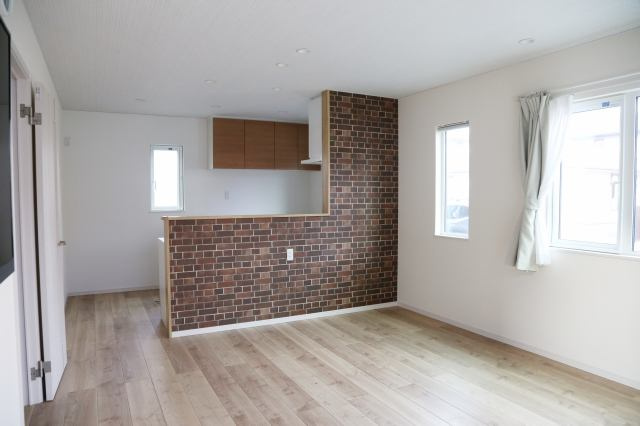 滝沢市牧野林1031-34の居間・リビング