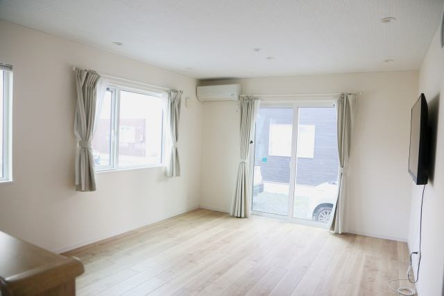 滝沢市牧野林1031-34の居間・リビング