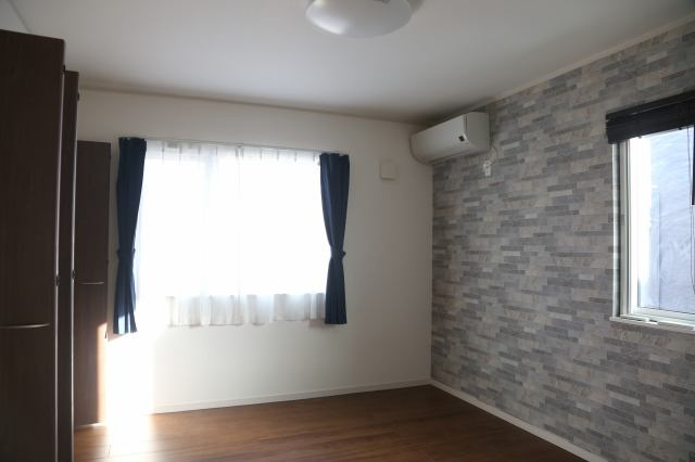 滝沢市牧野林1031-34の洋室