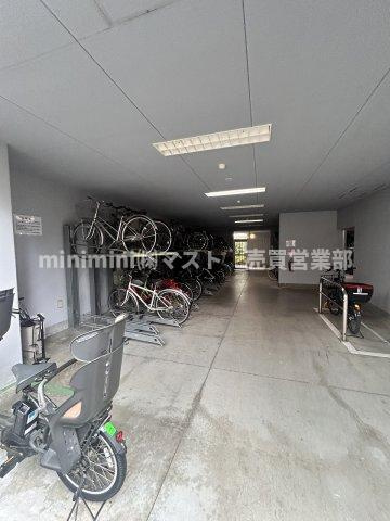 エスリード阿波座の駐車場