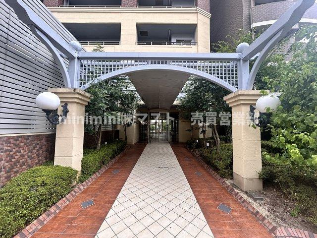 エスリード阿波座のエントランス