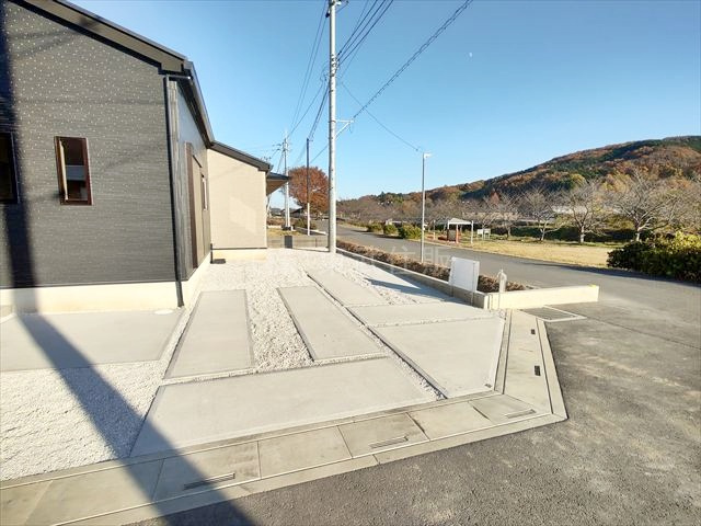 【駐車場】 | 小川町小川　全2棟　２号棟 | カースペース３台可（車種によります）