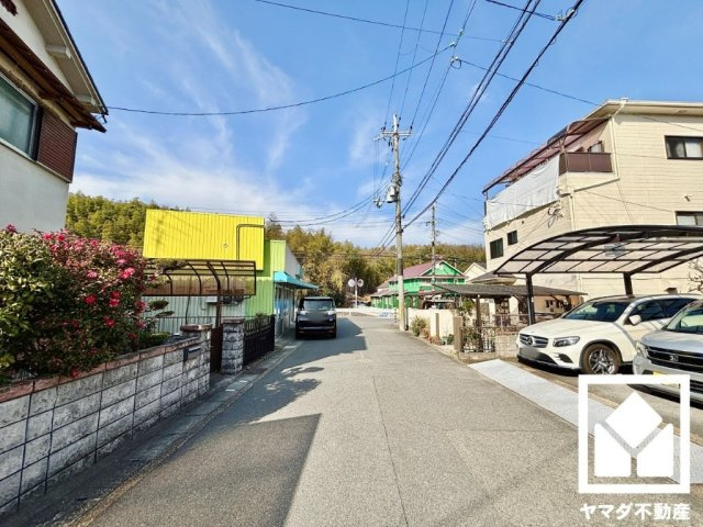 京田辺市田辺狐川の前面道路含む現地写真