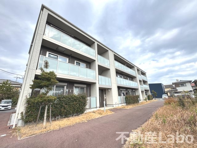 徳島市西新浜町１丁目の賃貸マンション