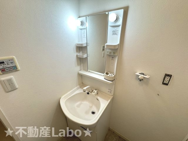 徳島市北沖洲１丁目のアパートの洗面所