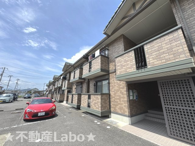 徳島市名東町１丁目のアパート