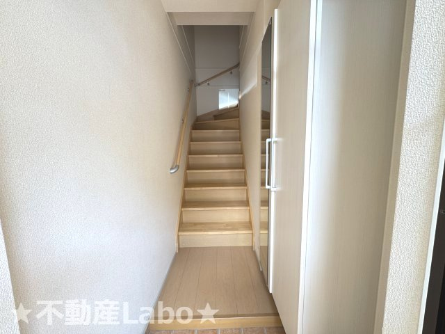 徳島市南庄町３丁目のアパートの玄関