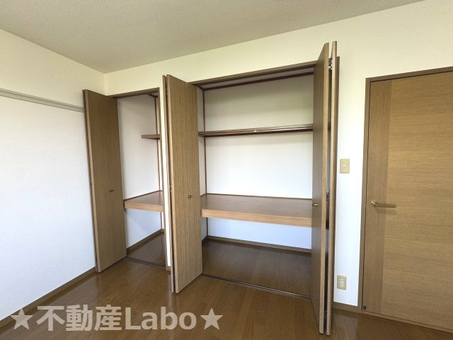 徳島市名東町３丁目のアパートの収納