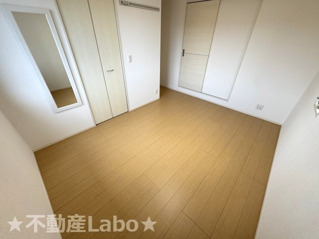 徳島市東吉野町３丁目のアパートの洋室