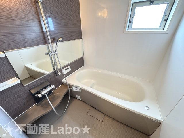 徳島市東吉野町３丁目のアパートの浴室