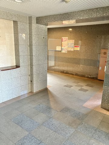 ベルドゥムール草加中央東のロビー