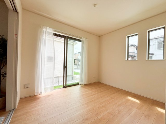 三郷市　戸ケ崎5丁目　新築戸建　全9棟の洋室|施工例です