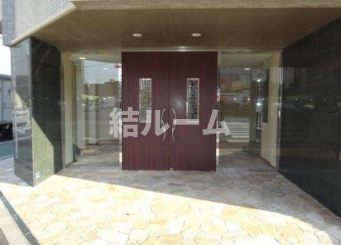 板橋区双葉町の賃貸マンションのエントランス