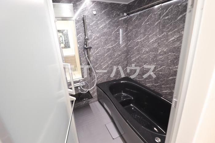 Resi NOIR(レジノワール)の浴室|追い焚き給湯機能付き浴室