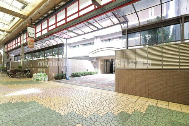 アルス八尾本町のエントランス