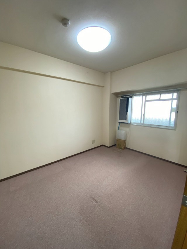 グランプレステージ西明石の洋室|廊下側の洋室5.6帖